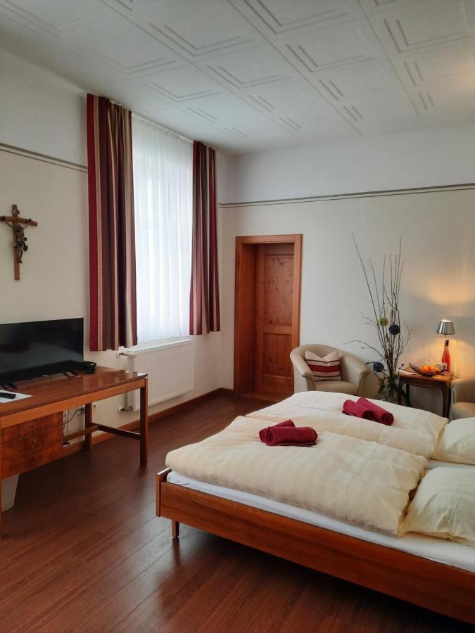 Gaestehaus Schweiklberg Vilshofen an der Donau Esterno foto